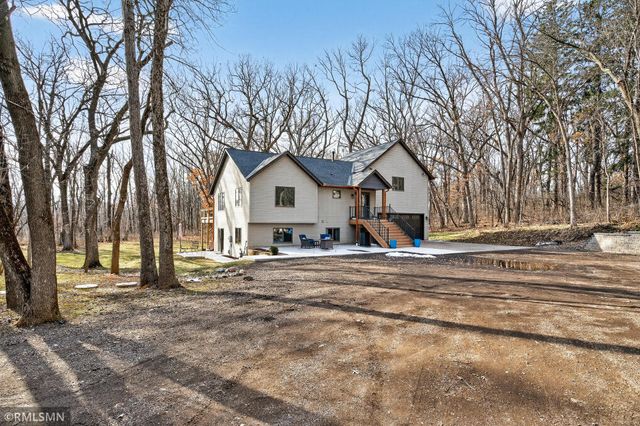 245 Dwinnell Avenue, Mahtomedi, MN 55115
