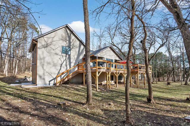 245 Dwinnell Avenue, Mahtomedi, MN 55115