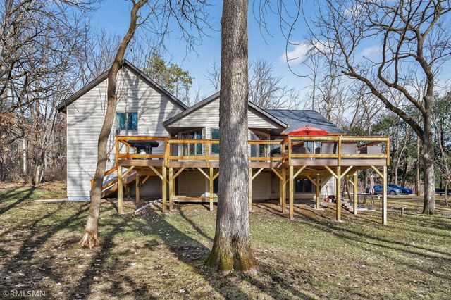 245 Dwinnell Avenue, Mahtomedi, MN 55115