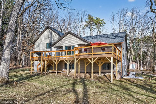 245 Dwinnell Avenue, Mahtomedi, MN 55115