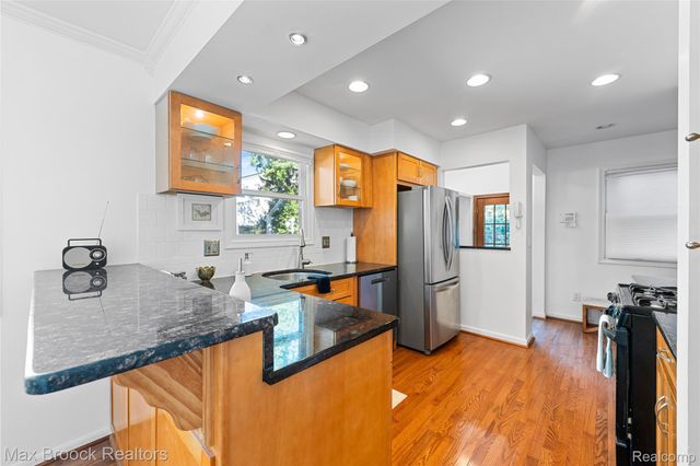 955 Forest Avenue, Birmingham, MI 48009