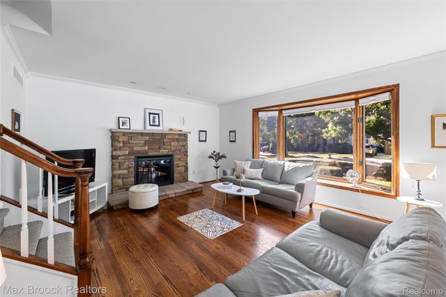 955 Forest Avenue, Birmingham, MI 48009