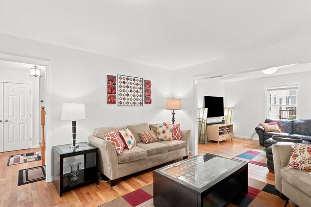 18 Rosegate Rd, Needham, MA 02494
