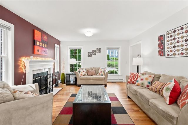 18 Rosegate Rd, Needham, MA 02494