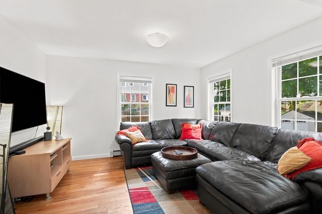 18 Rosegate Rd, Needham, MA 02494