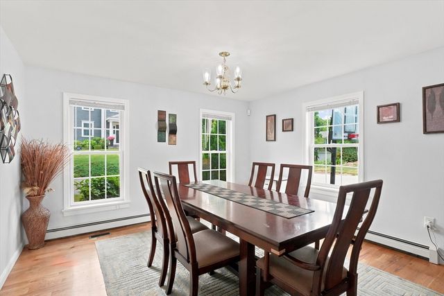 18 Rosegate Rd, Needham, MA 02494