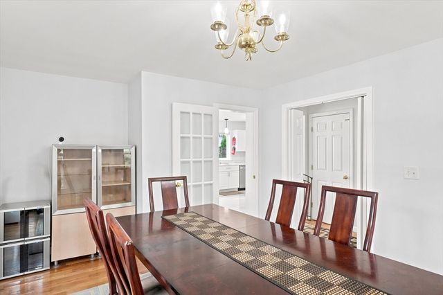 18 Rosegate Rd, Needham, MA 02494