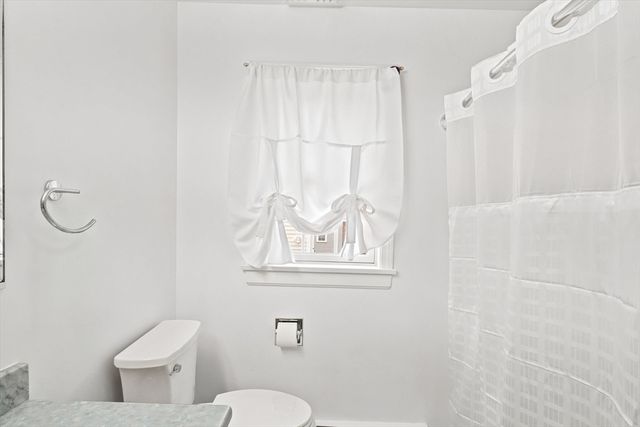 18 Rosegate Rd, Needham, MA 02494
