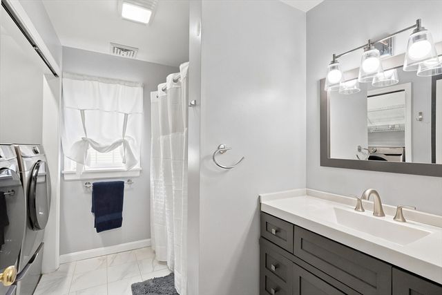 18 Rosegate Rd, Needham, MA 02494