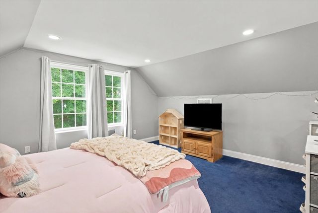 18 Rosegate Rd, Needham, MA 02494