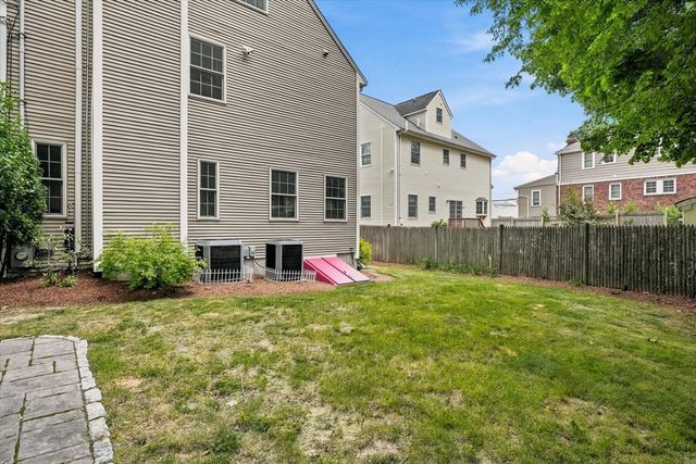 18 Rosegate Rd, Needham, MA 02494