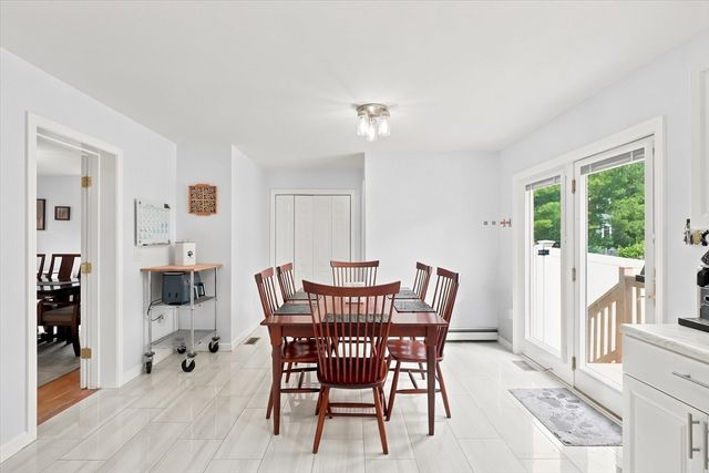 18 Rosegate Rd, Needham, MA 02494