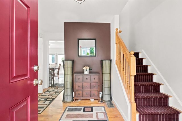 18 Rosegate Rd, Needham, MA 02494