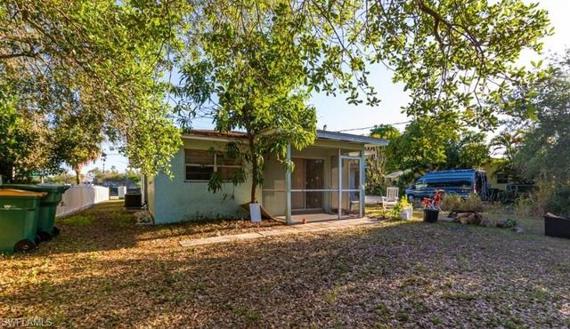 3675 Estey AVE, Naples, FL 34104