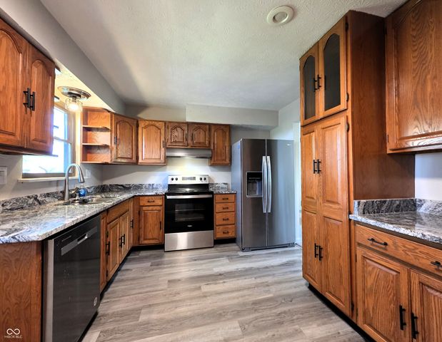 714 Spring Valley Court, Indianapolis, IN 46231