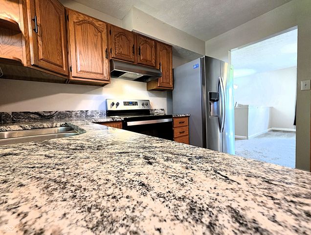 714 Spring Valley Court, Indianapolis, IN 46231