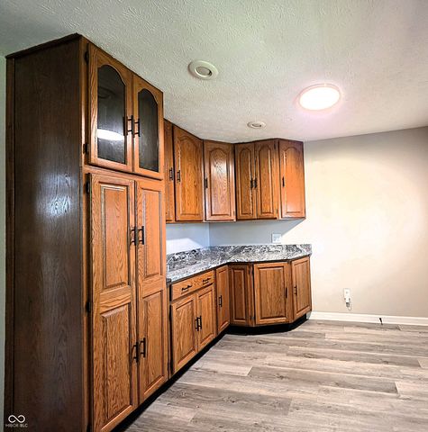714 Spring Valley Court, Indianapolis, IN 46231