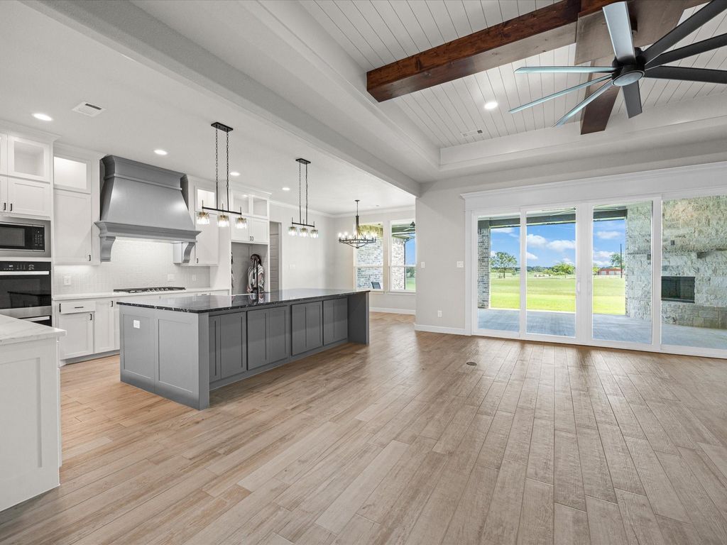 161 Frontera Drive, Decatur, TX 76234