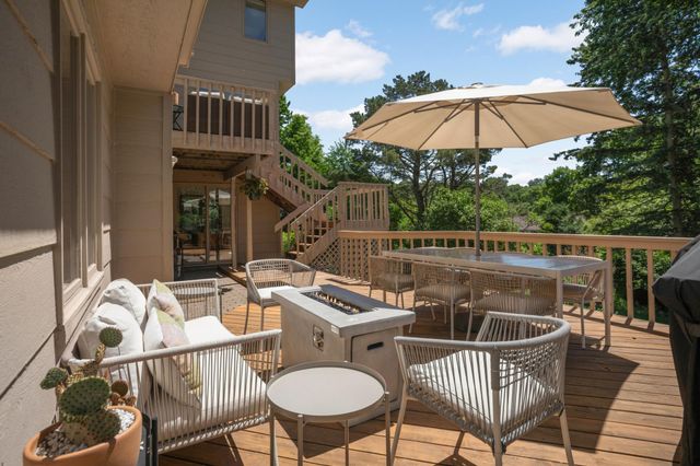 8713 Lakeview Circle, Bloomington, MN 55438