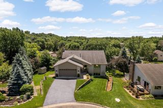 8713 Lakeview Circle, Bloomington, MN 55438