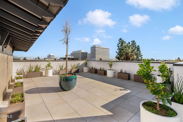 139 S Oak Knoll Avenue 303, Pasadena, CA 91101