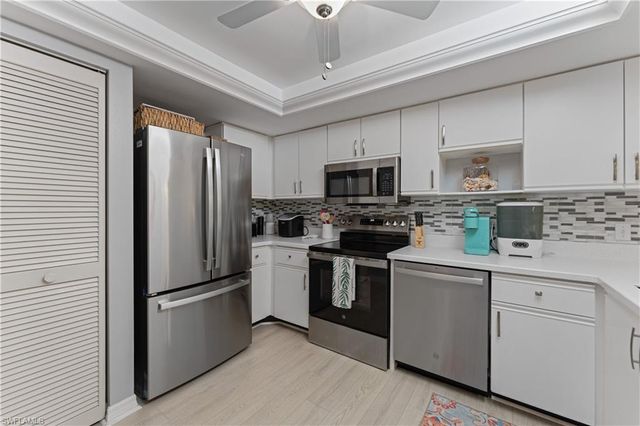 809 Augusta BLVD 809-6, Naples, FL 34113