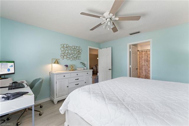 809 Augusta BLVD 809-6, Naples, FL 34113