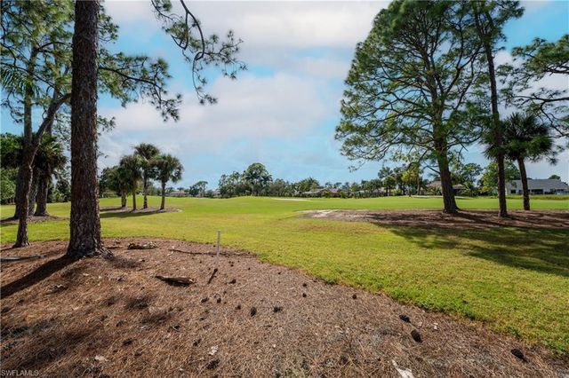 809 Augusta BLVD 809-6, Naples, FL 34113