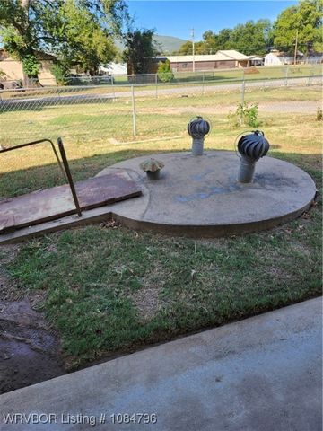 301 Wilson Avenue, Poteau, OK 74953