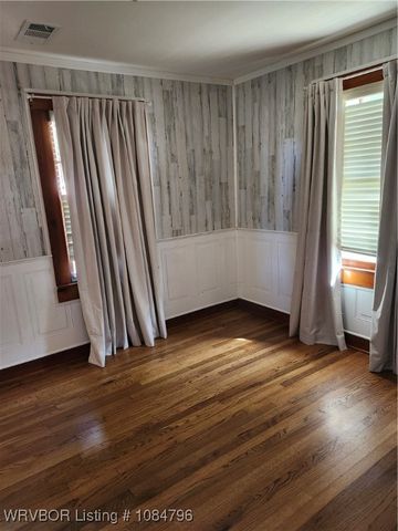 301 Wilson Avenue, Poteau, OK 74953