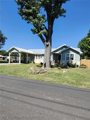 301 Wilson Avenue, Poteau, OK 74953