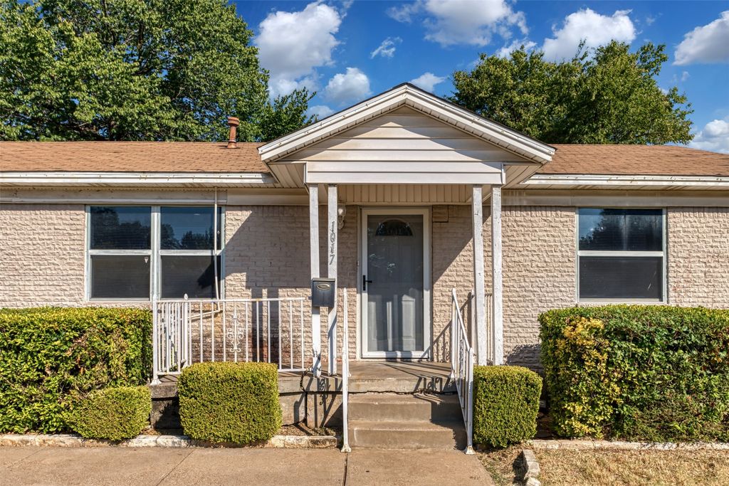 1017 E Spurgeon Street, Fort Worth, TX 76115 — photo 2