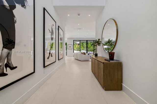 1051 NE 2nd Ter, Boca Raton, FL 33432