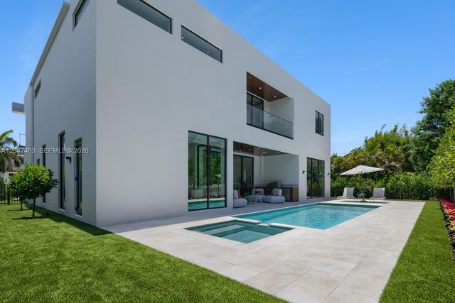 1051 NE 2nd Ter, Boca Raton, FL 33432