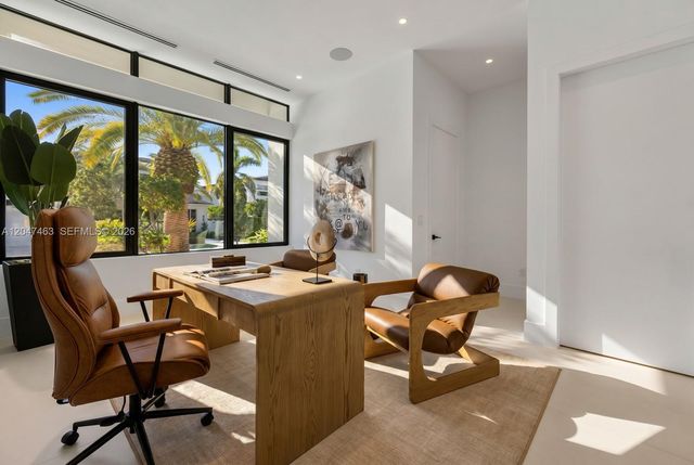 1051 NE 2nd Ter, Boca Raton, FL 33432
