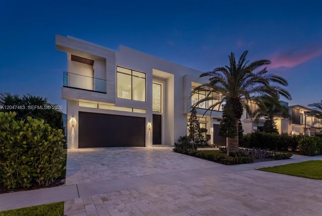 1051 NE 2nd Ter, Boca Raton, FL 33432