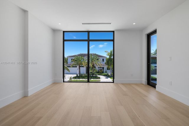 1051 NE 2nd Ter, Boca Raton, FL 33432