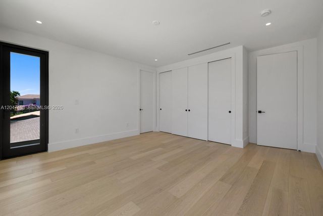 1051 NE 2nd Ter, Boca Raton, FL 33432