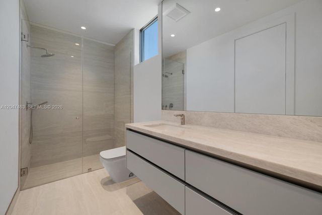 1051 NE 2nd Ter, Boca Raton, FL 33432