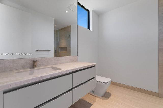 1051 NE 2nd Ter, Boca Raton, FL 33432
