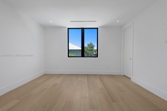 1051 NE 2nd Ter, Boca Raton, FL 33432