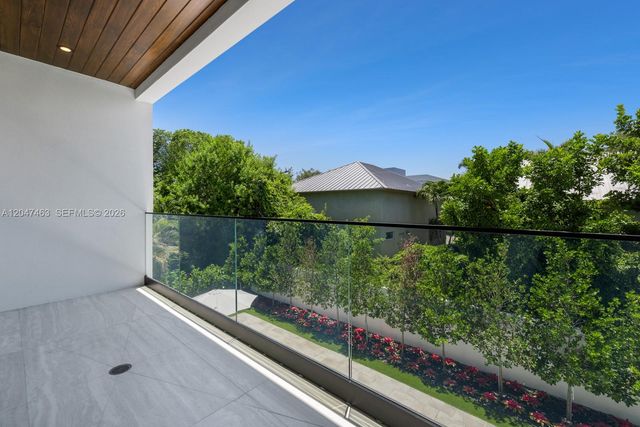 1051 NE 2nd Ter, Boca Raton, FL 33432