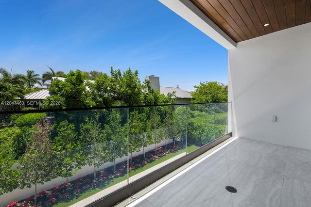 1051 NE 2nd Ter, Boca Raton, FL 33432