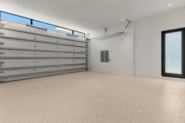 1051 NE 2nd Ter, Boca Raton, FL 33432