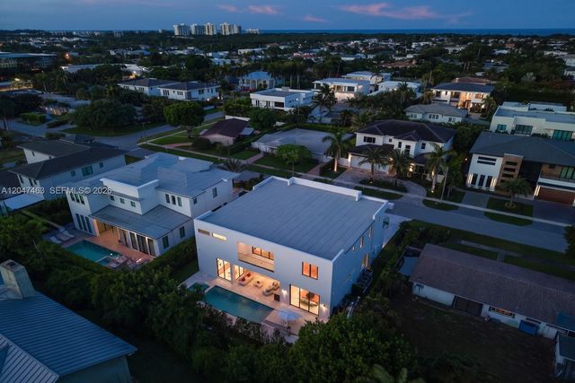 1051 NE 2nd Ter, Boca Raton, FL 33432