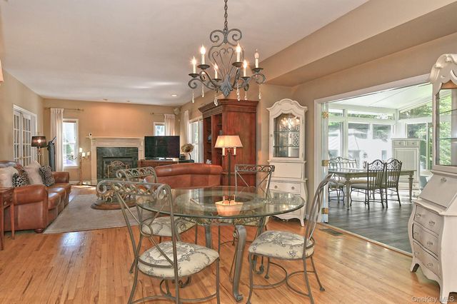 7 Ona Avenue, Dix Hills, NY 11746