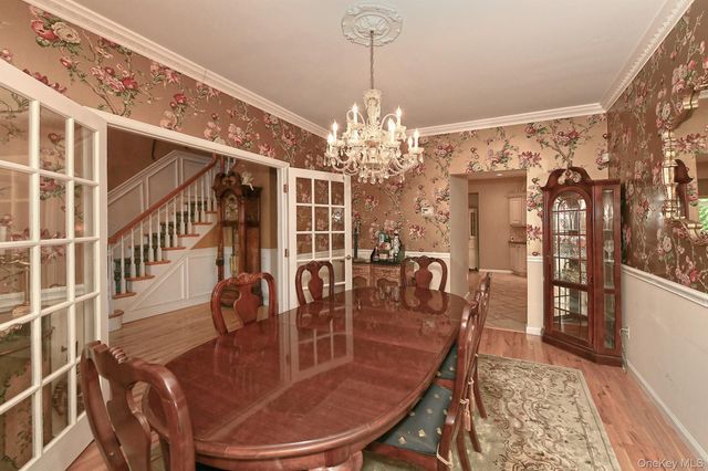 7 Ona Avenue, Dix Hills, NY 11746