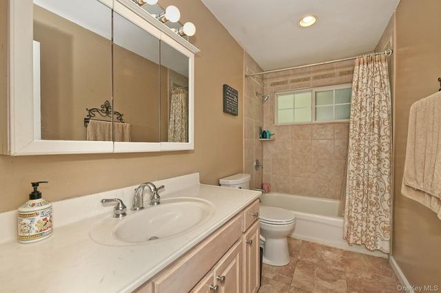7 Ona Avenue, Dix Hills, NY 11746