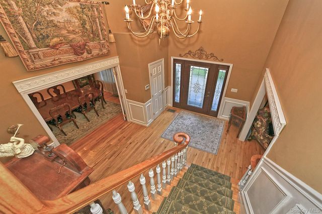 7 Ona Avenue, Dix Hills, NY 11746