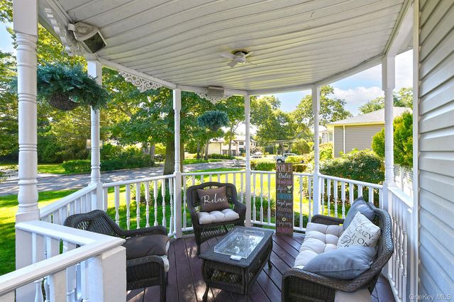 7 Ona Avenue, Dix Hills, NY 11746